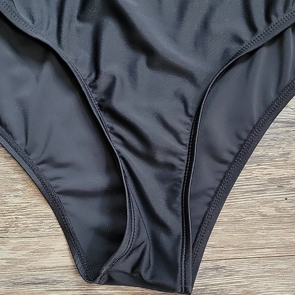 Black & White Mesh One Piece Swimsuit Size Women's L